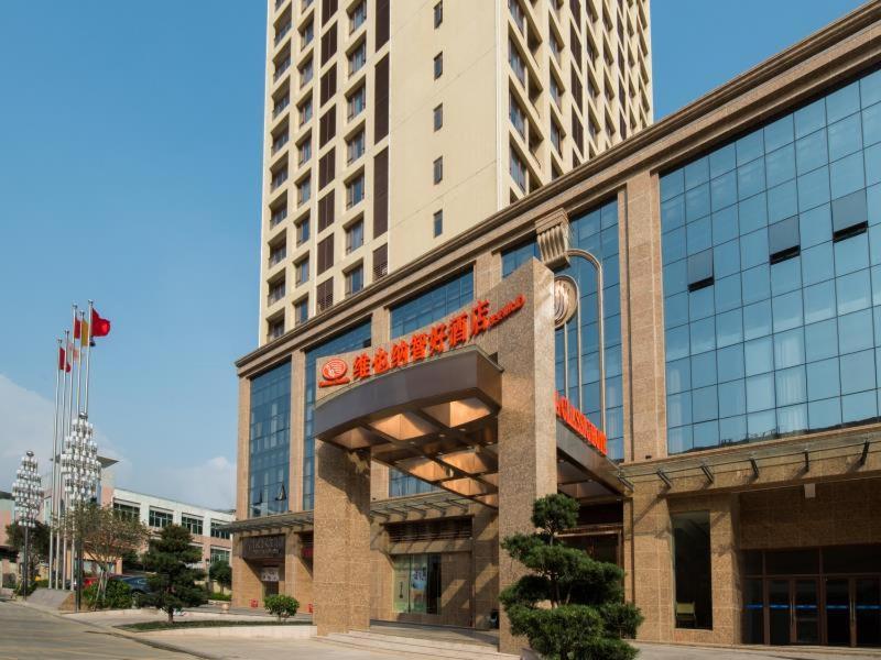 Vienna Classic Hotel Dongguan Changan Xiandai Екстер'єр фото