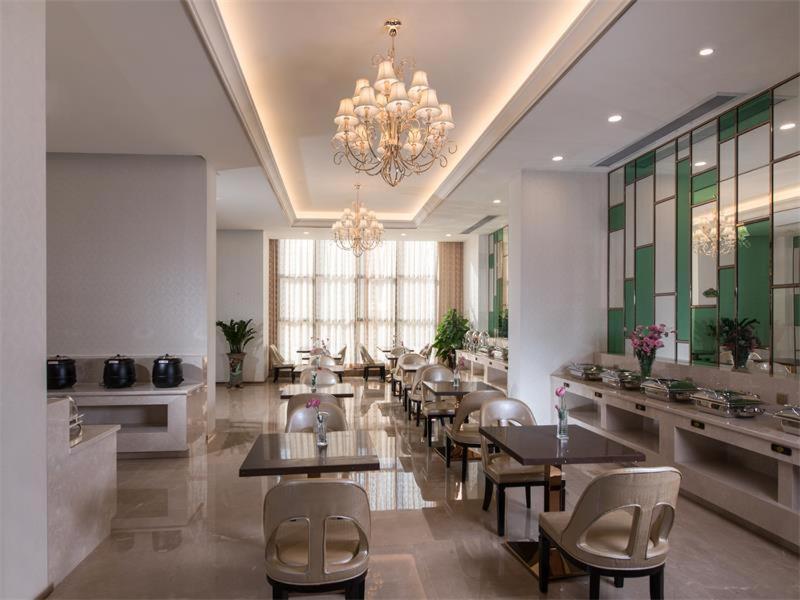 Vienna Classic Hotel Dongguan Changan Xiandai Екстер'єр фото